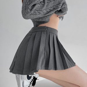 Spicy mini pleated skirt